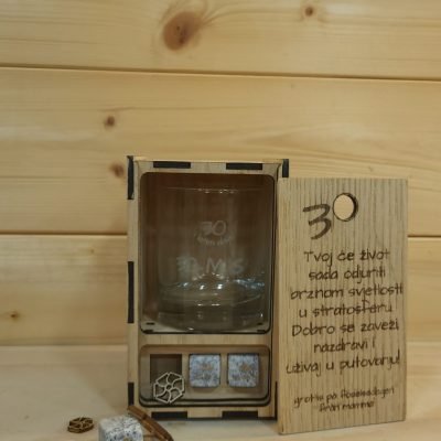 5.35 Kutija i čaša za viski (2) 5.35 Kutija i čaša za viski (2)